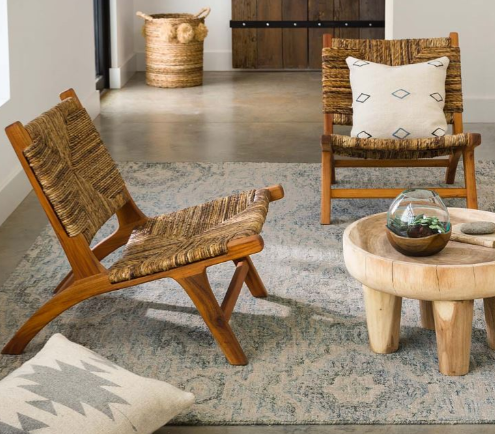 Plow and Hearth propose des articles d&rsquo;ext&eacute;rieur et de d&eacute;coration int&eacute;rieure pour cr&eacute;er des espaces chaleureux et fonctionnels en toutes saisons