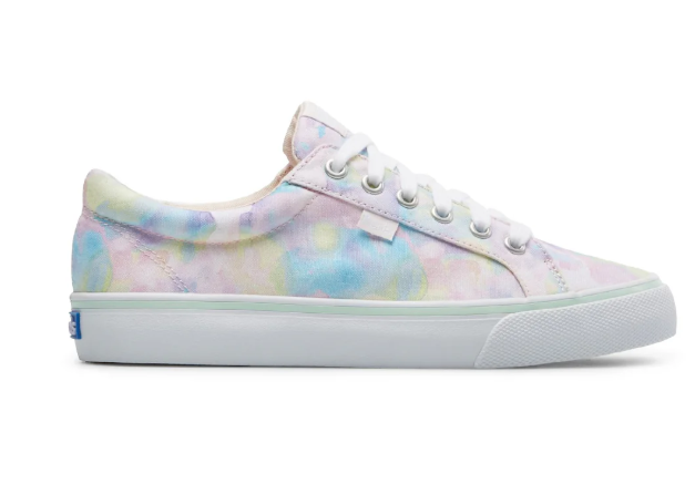 Porter des chaussures Keds rend mes journ&eacute;es actives plus confortables et styl&eacute;es